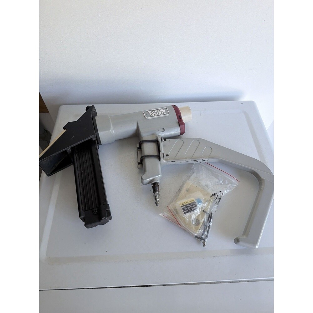 Central Pneumatic 37588 2-in-1 Flooring Nailer/Stapler 15.5ga Straight 90 PSI